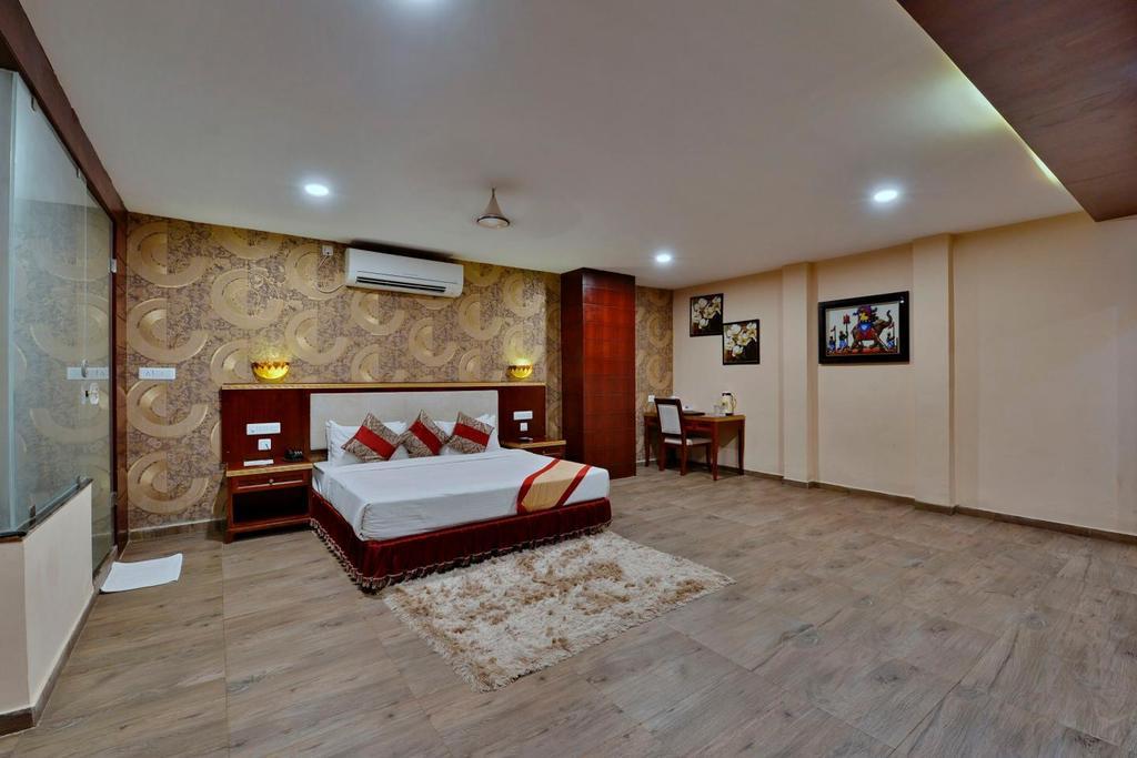 Hotel Silver Oak Bilāspur Kültér fotó