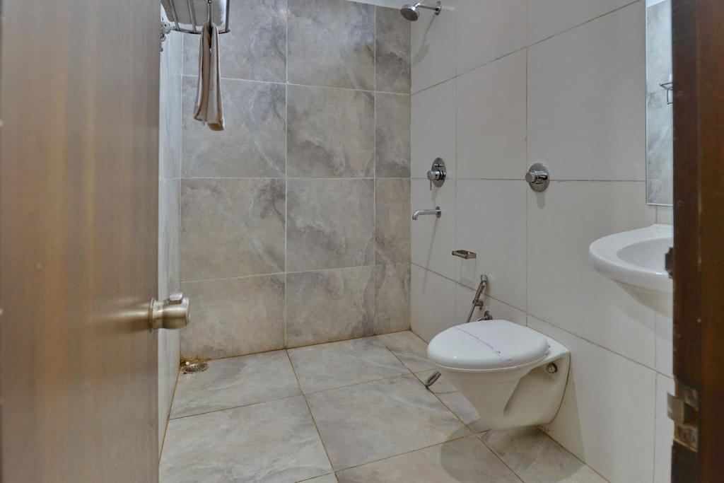 Hotel Silver Oak Bilāspur Kültér fotó