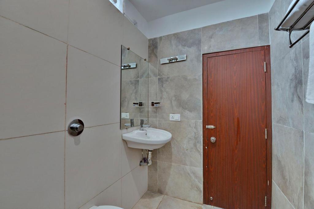 Hotel Silver Oak Bilāspur Kültér fotó