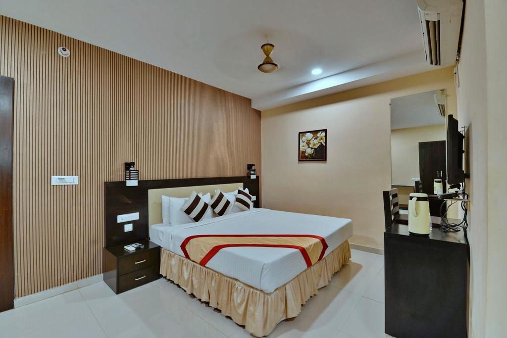 Hotel Silver Oak Bilāspur Kültér fotó