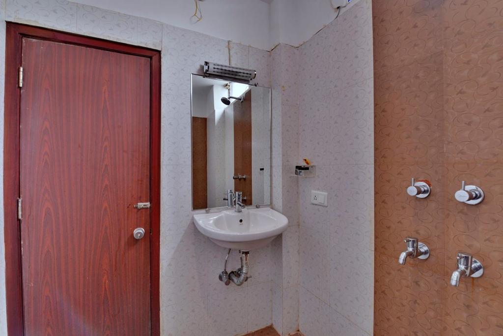 Hotel Silver Oak Bilāspur Kültér fotó